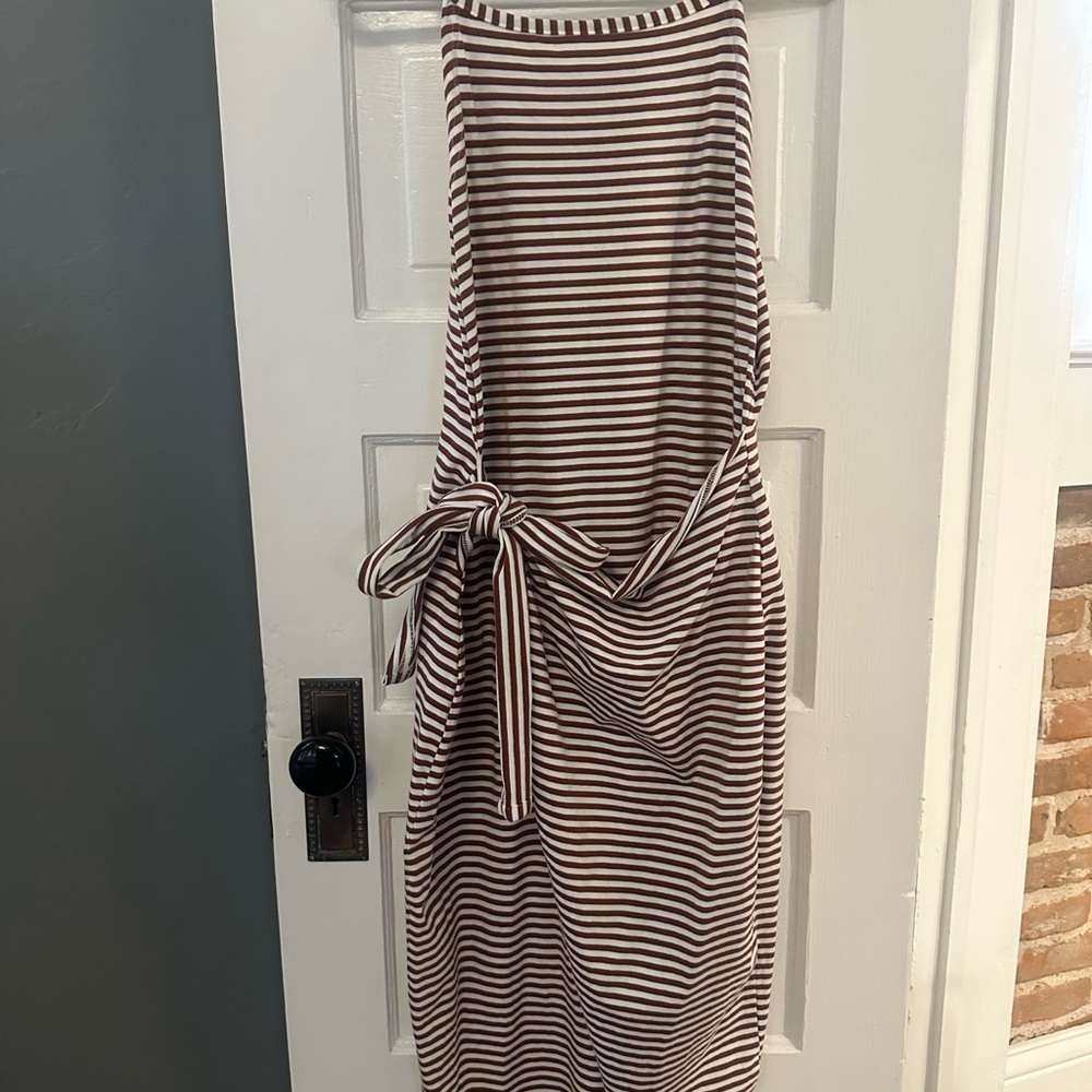 White and Brown Sleeveless Halter Sheath Midi Dress
